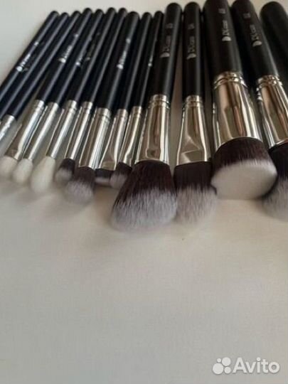 Кисти для макияжа натуральные