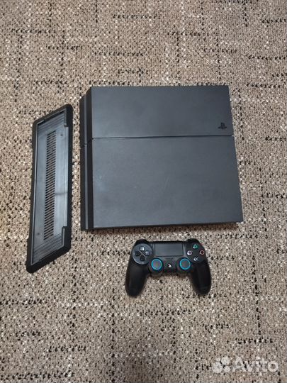 Консоль Sony PlayStation 4