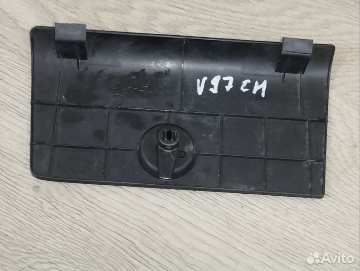 Крышка обшивки багажника левой Паджеро 4