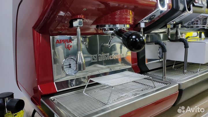 Кофемашина Nuova Simonelli Appia Life 1 гр красный