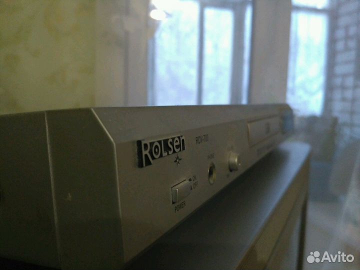 DVD-плеер Rolsen RDV-700