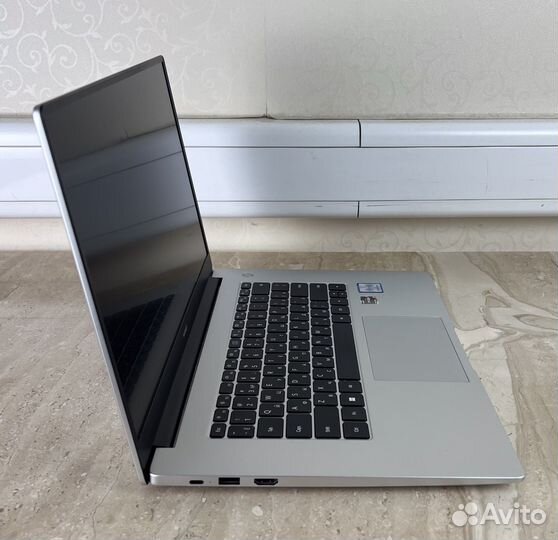 Huawei MateBook D 15 (Ryzen 7 5700U/ 8 гб/ 20 цик)