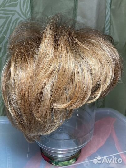 Парики женские