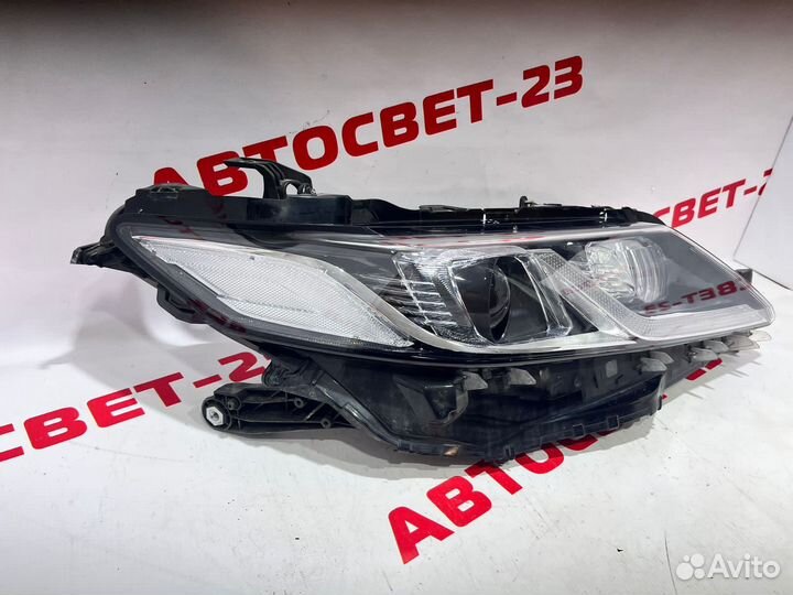 Toyota Camry v70 17- Фара правая 1 полоса 15 пин
