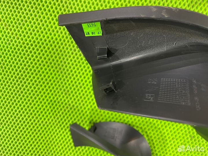 Обшивка крышки багажника Peugeot 308