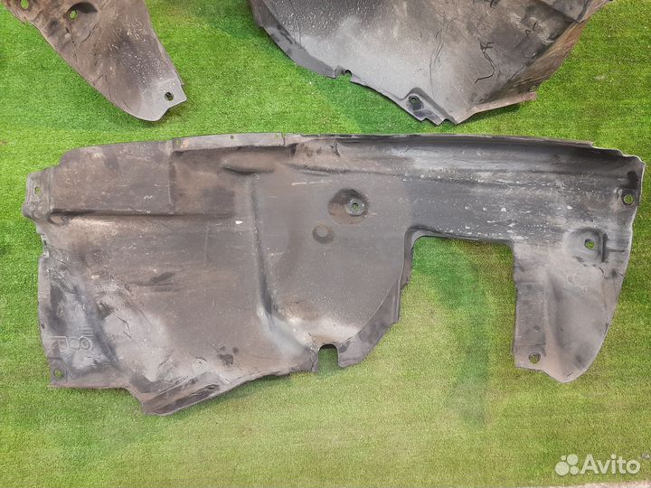 Локер передний правый bmw 1 e87