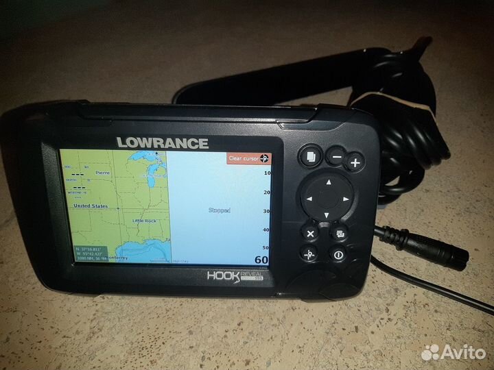 Эхолот-картплоттер Lowrance hook reveal 5. В компл