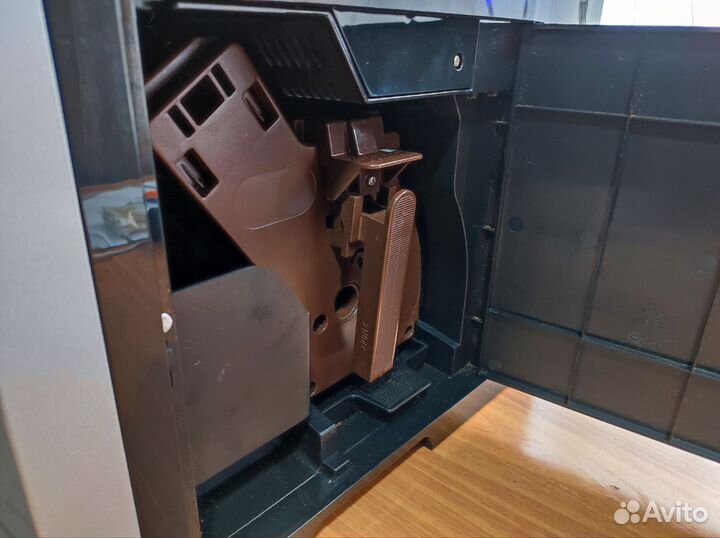 Автоматическая кофемашина polaris