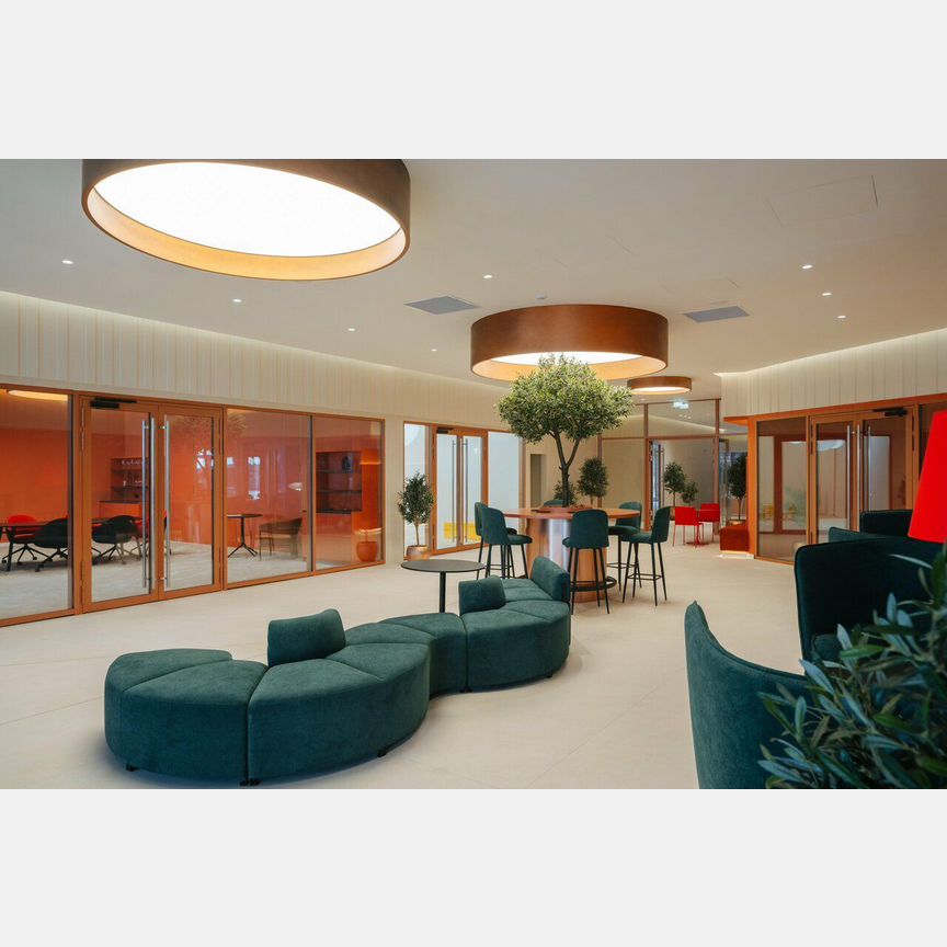 1-к. квартира, 72 м², 23/50 эт.