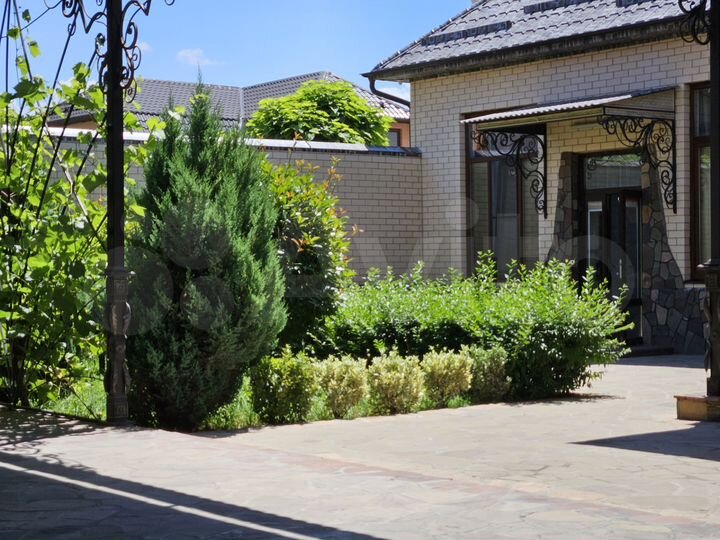 Дом 200 м² на участке 6 сот.