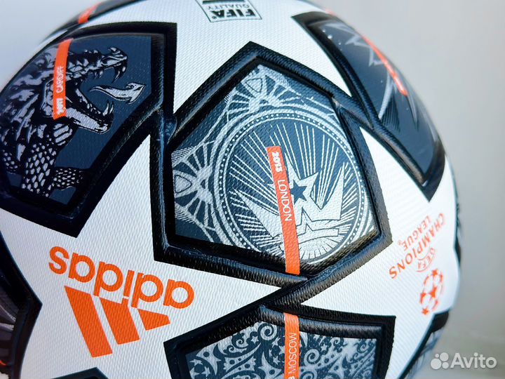 Футбольный мяч adidas