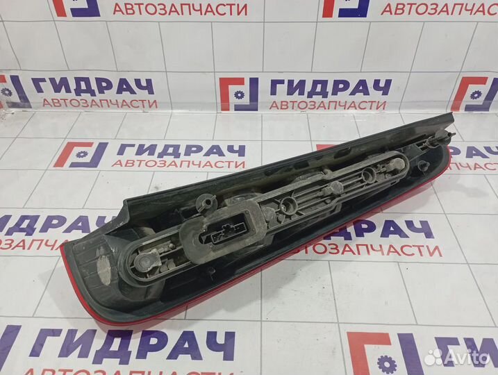 Фонарь задний левый Ford C-MAX 1543052