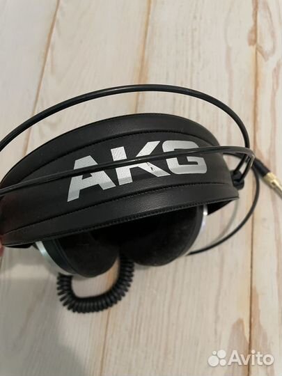 Студийные наушники AKG K271 Mk ii