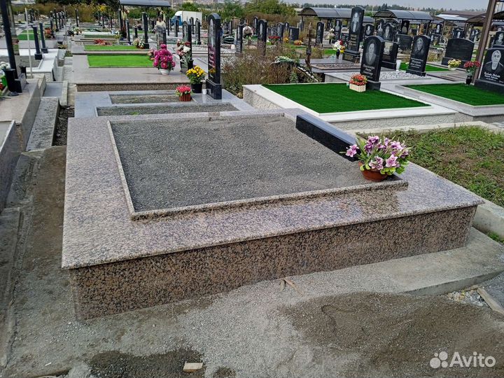 Выполняем работы на кладбище,установка памятников