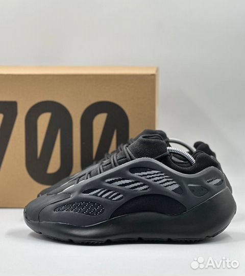 Adidas Yeezy Boost 700