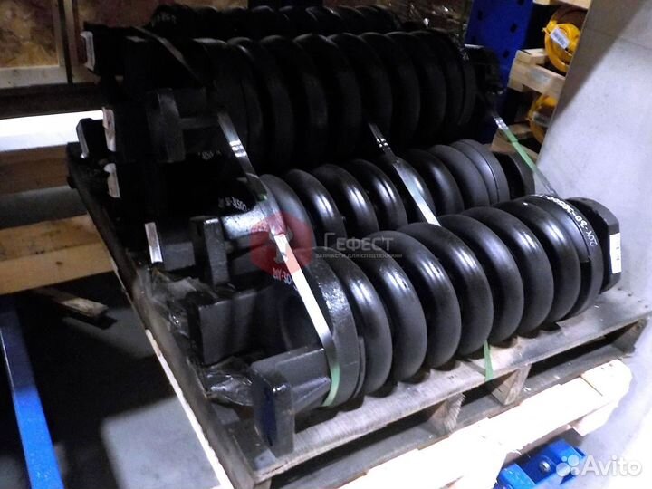 Натяжитель гусеницы Hitachi EX350H-5HHE