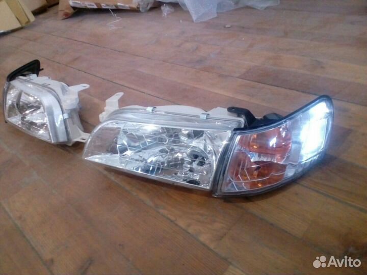 Комплект фар хрусталь Тойота Королла 91-02 г.в