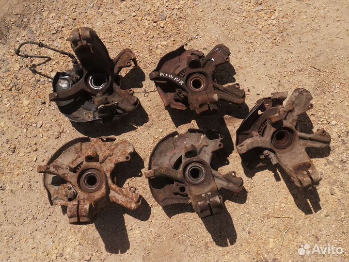 Кулак поворотный Octavia / Golf 4 правый