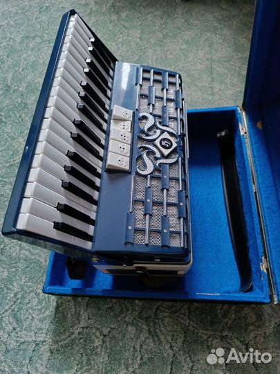 Аккордеон Weltmeister Cordal 3/4