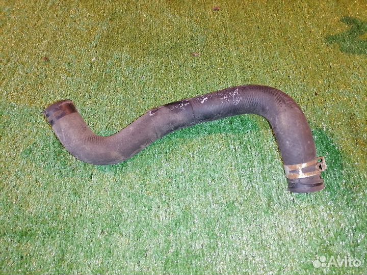 Патрубок охлаждения (радиатора) 16572-28170нижний