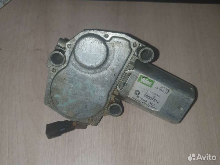 Мотор заднего стеклоочистителя Крайслер Вояджер 3