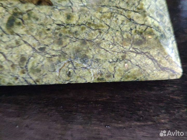 Шкатулка из змеевика