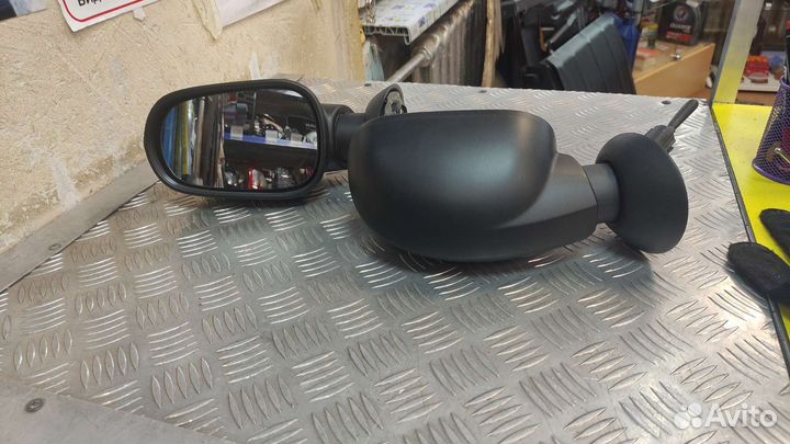 Боковое зеркало на renault logan