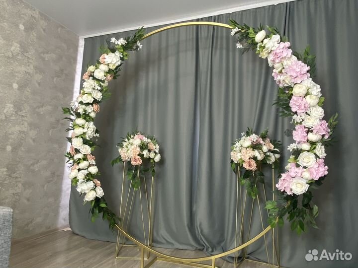 Свадебная арка в аренду. Стойки. Декор зала