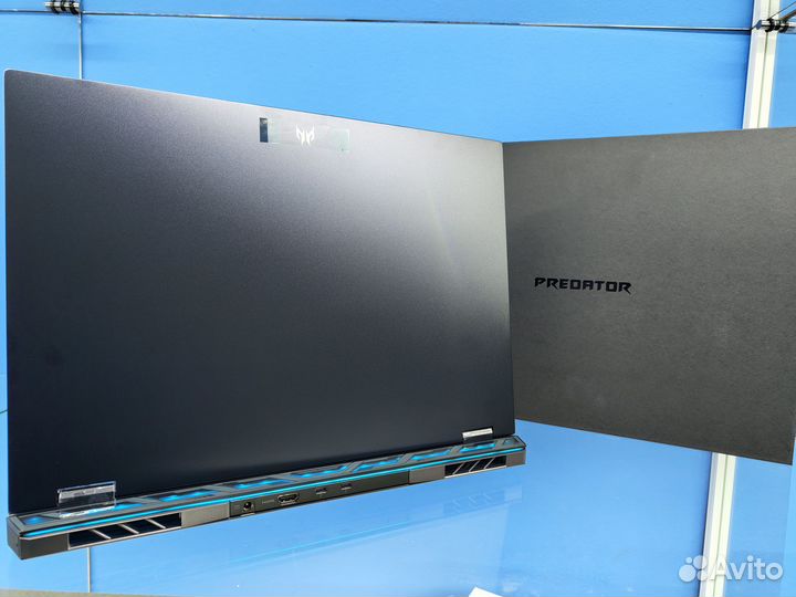 Acer Predator Helios 18 i7-13700H 16GB 1TB RTX4060