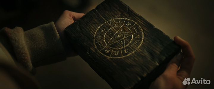 Шкатулка с проклятыми картами таро