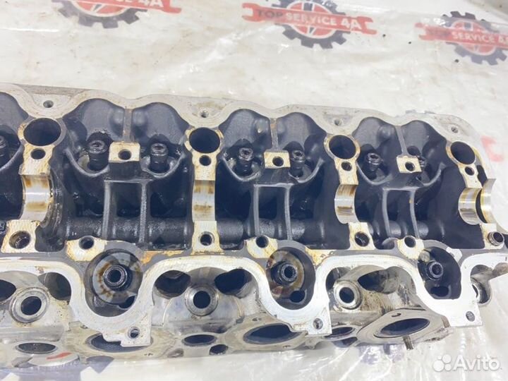 Головка блока цилиндров левая Mercedes-Benz