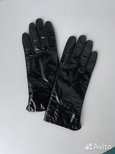 Лакированные перчатки