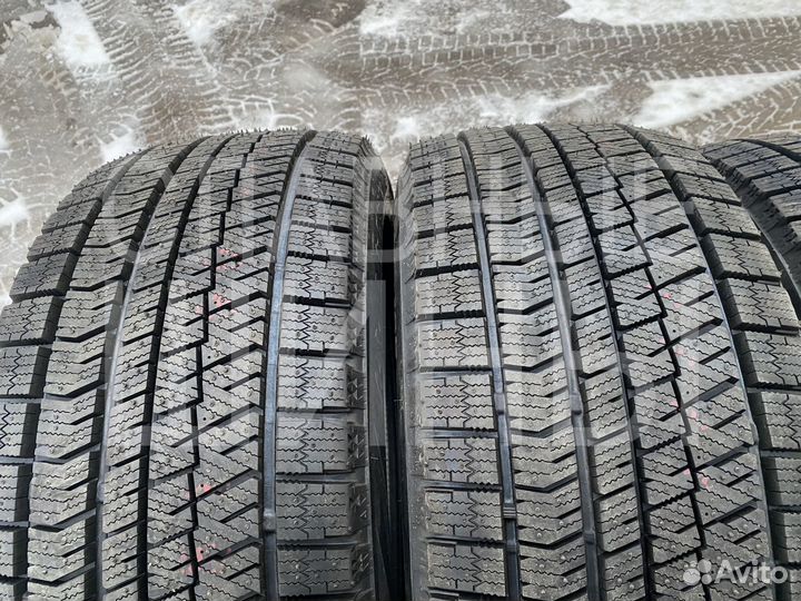 Bridgestone Blizzak Ice 215/60 R17 100T