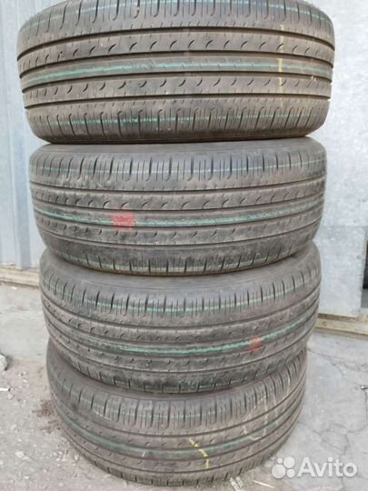 Goodyear EfficientGrip SUV 4x4 225/55 R19