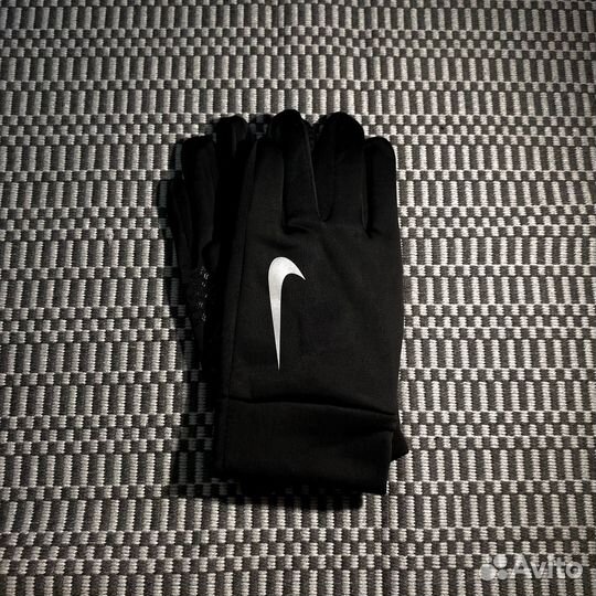 Перчатки Nike на зиму