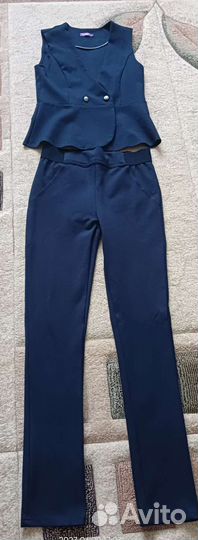 Школьная форма для девочки + блузки в одни руки