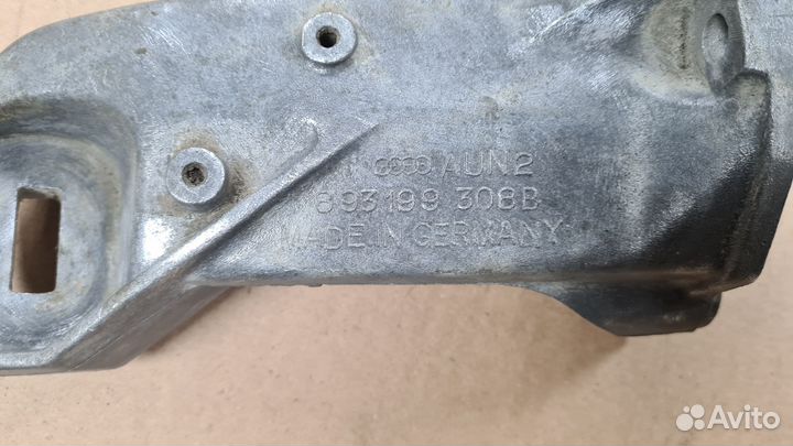 Опора двигателя правая Audi 90, 80 b3, b4 2.3
