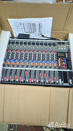 Микшерный пульт 12-канальный профессиональный
