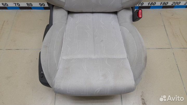 Сиденье переднее правое Citroen C4 2 1.6 EP6 (120)