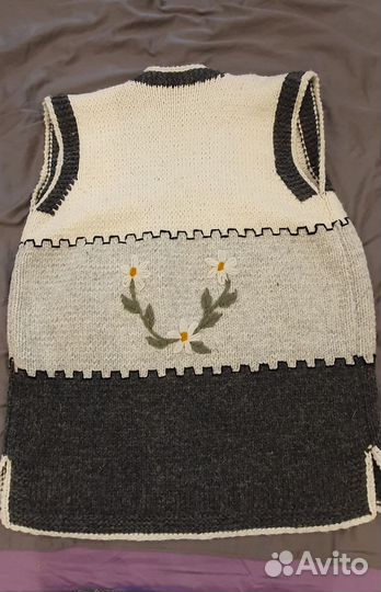 Жилетка вязаная