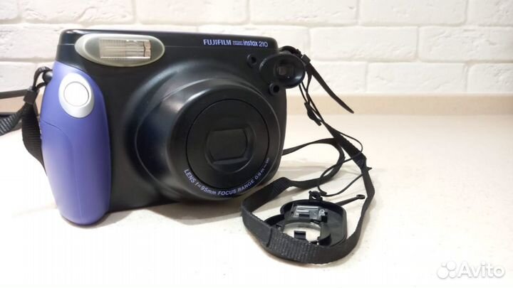 Фотокамера моментальной печати Fujifilm Instax 210