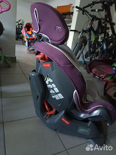 Автомобильное кресло