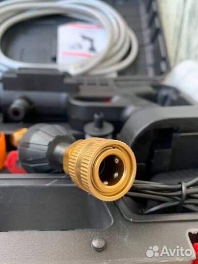 Мойка высокого давления на аккумуляторе