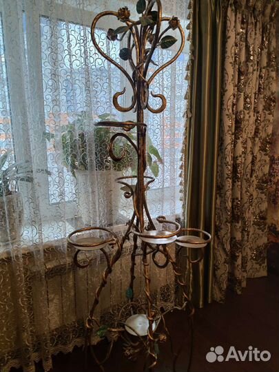 Подставка для цветов