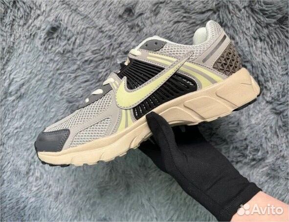 Кроссовки Nike Air Zoom Vomero 5