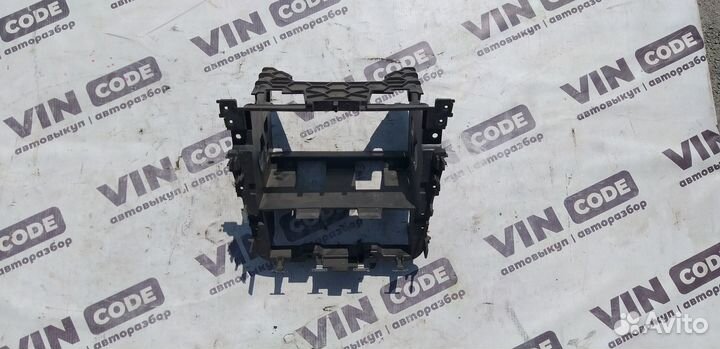 Рамка магнитолы Volkswagen Golf 5