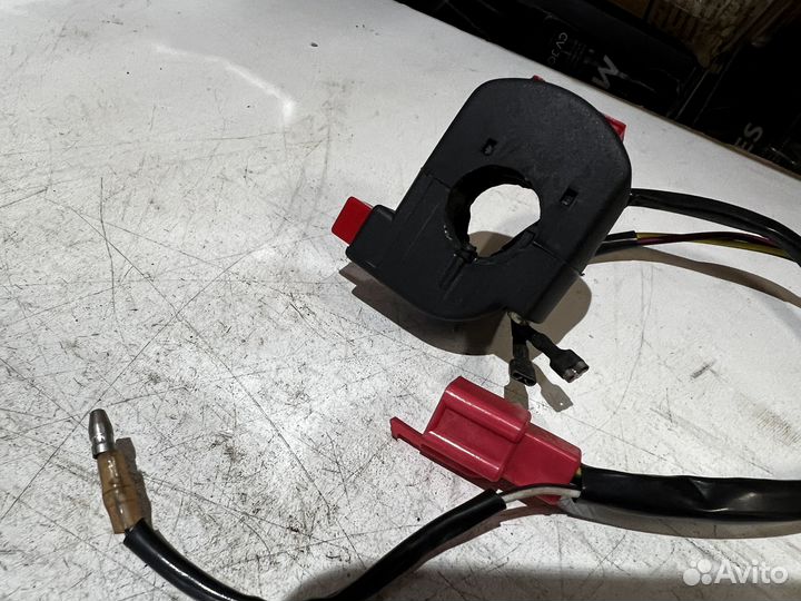 Пульт правый универсальный для мотоцикла руль 22мм