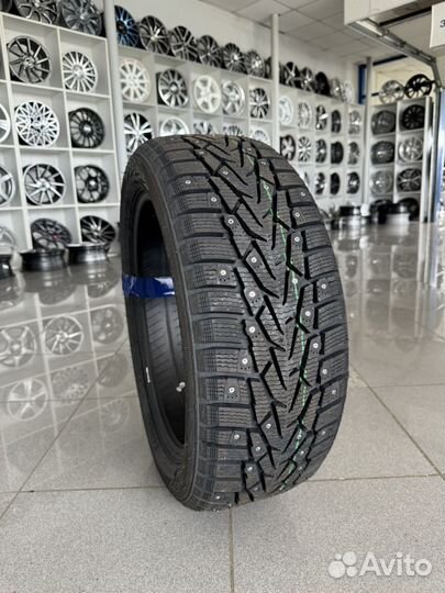 Ikon Tyres Nordman 7 215/65 R16