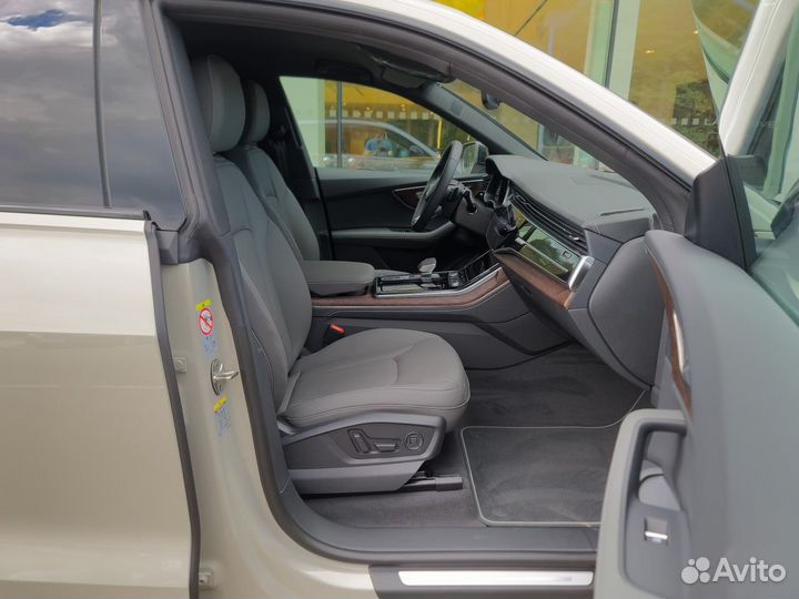 Audi Q8 3.0 AT, 2023