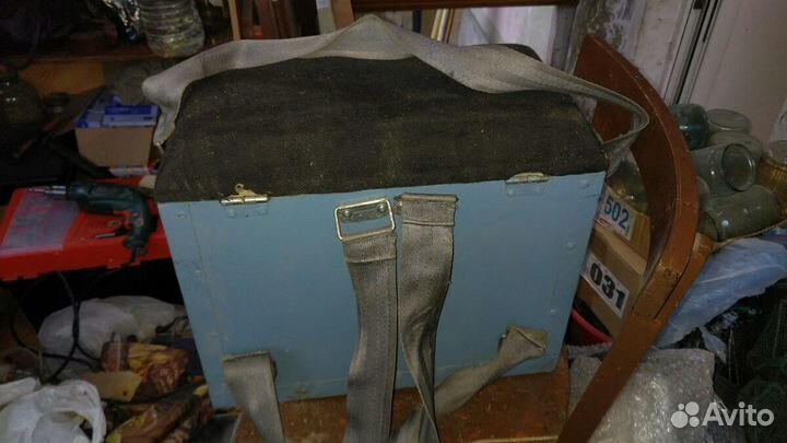 Ящик для зимней рыбалки на лыжах